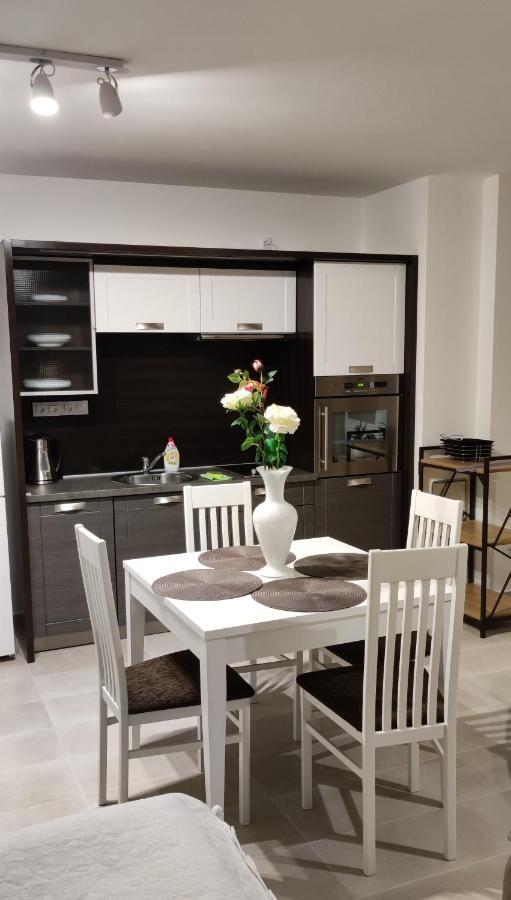 פרכאטיצ'ה Apartman Mignon מראה חיצוני תמונה