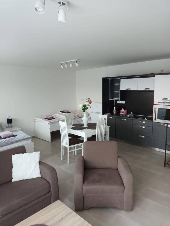 פרכאטיצ'ה Apartman Mignon מראה חיצוני תמונה